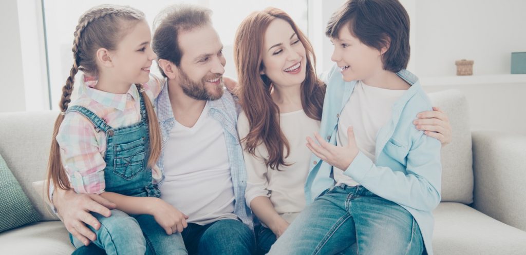 7-العاب-عائلية-تلعب-بالكلام-فقط.jpg