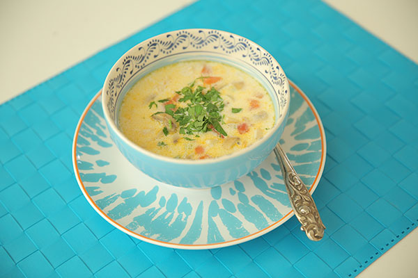 شوربة الدجاج والخضار الكريمية