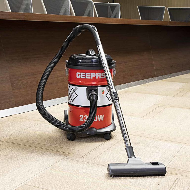 Geepas 2300W Vacuum Cleaner